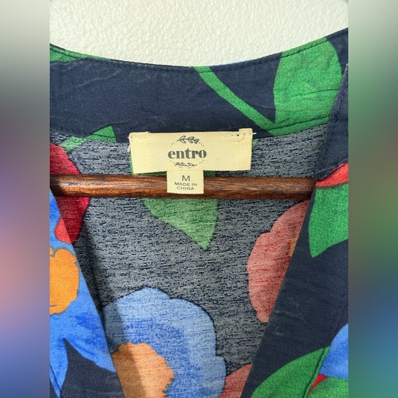 Women’s Entro Floral dress. Size medium. - Picture 4 of 4